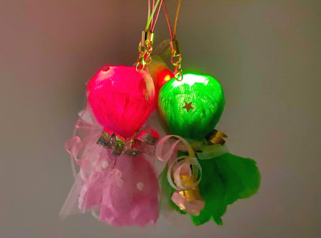 光るクラゲストラップ