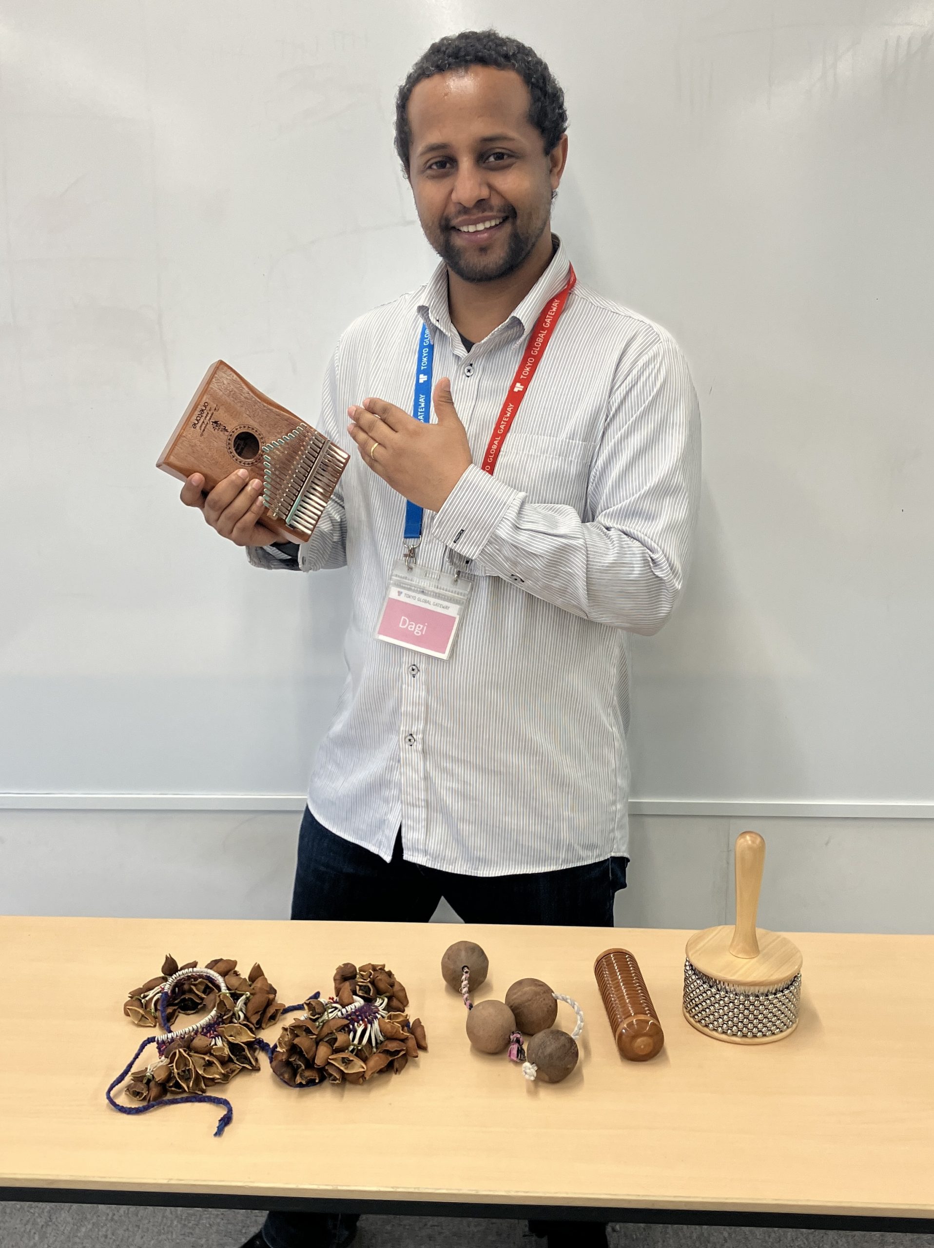 世界の楽器にふれてみよう